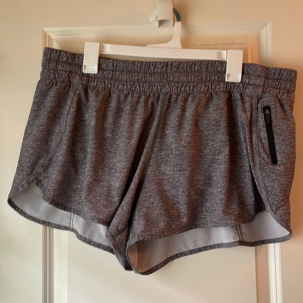 lululemon tracker low rise 4” short gray